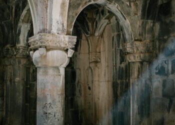 Dwór w Hołowiesku: Barokowy klejnot z ukrytą historią